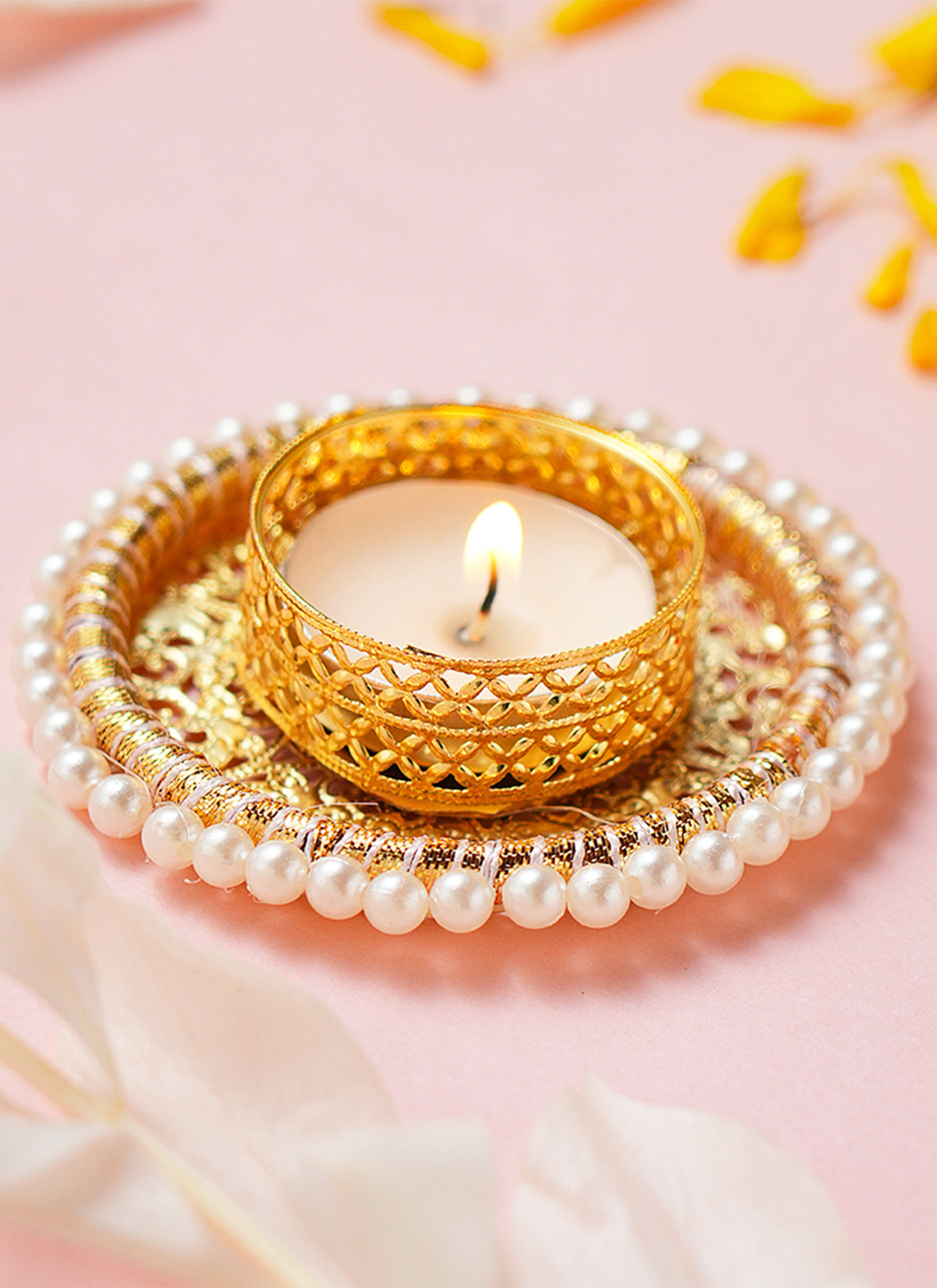 Madhoor Pearl Tealight Holder Gold-Tone White 1 Piece