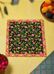 Madhoor Zigzag Mehandi Deity Idol Chunri Green 12 x 12 Inches