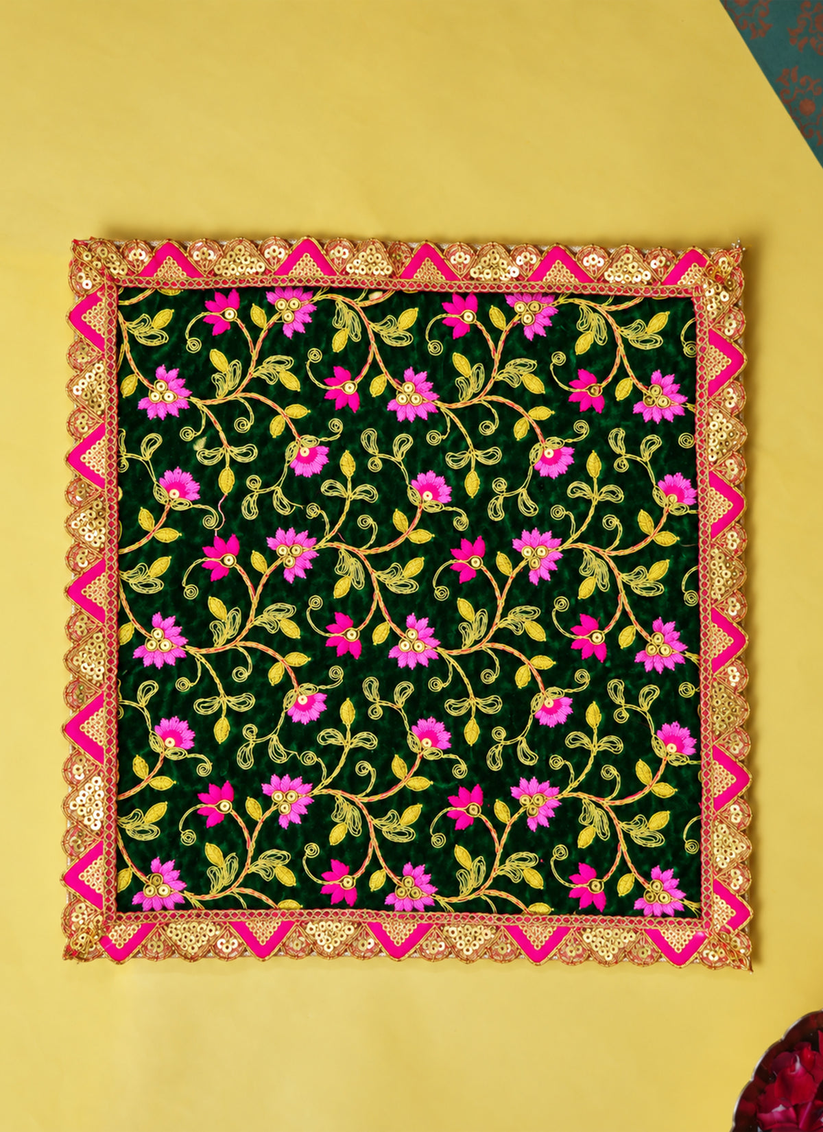 Madhoor Zigzag Mehandi Deity Idol Chunri Green 12 x 12 Inches