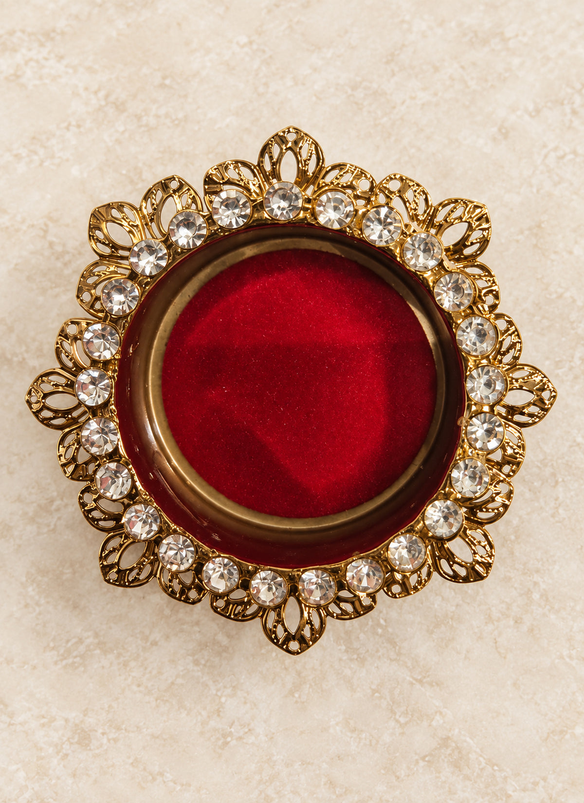 Madhoor Velvet Tealight Holder Gold-Tone 1 Piece