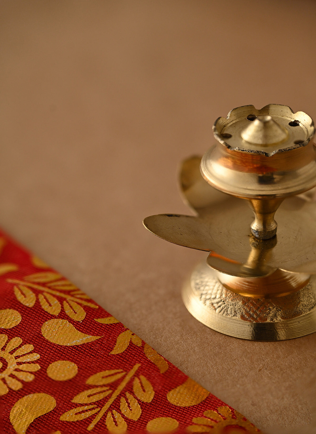 Madhoor Flower Brass Agarbatti Holder 5 cm 1 Piece