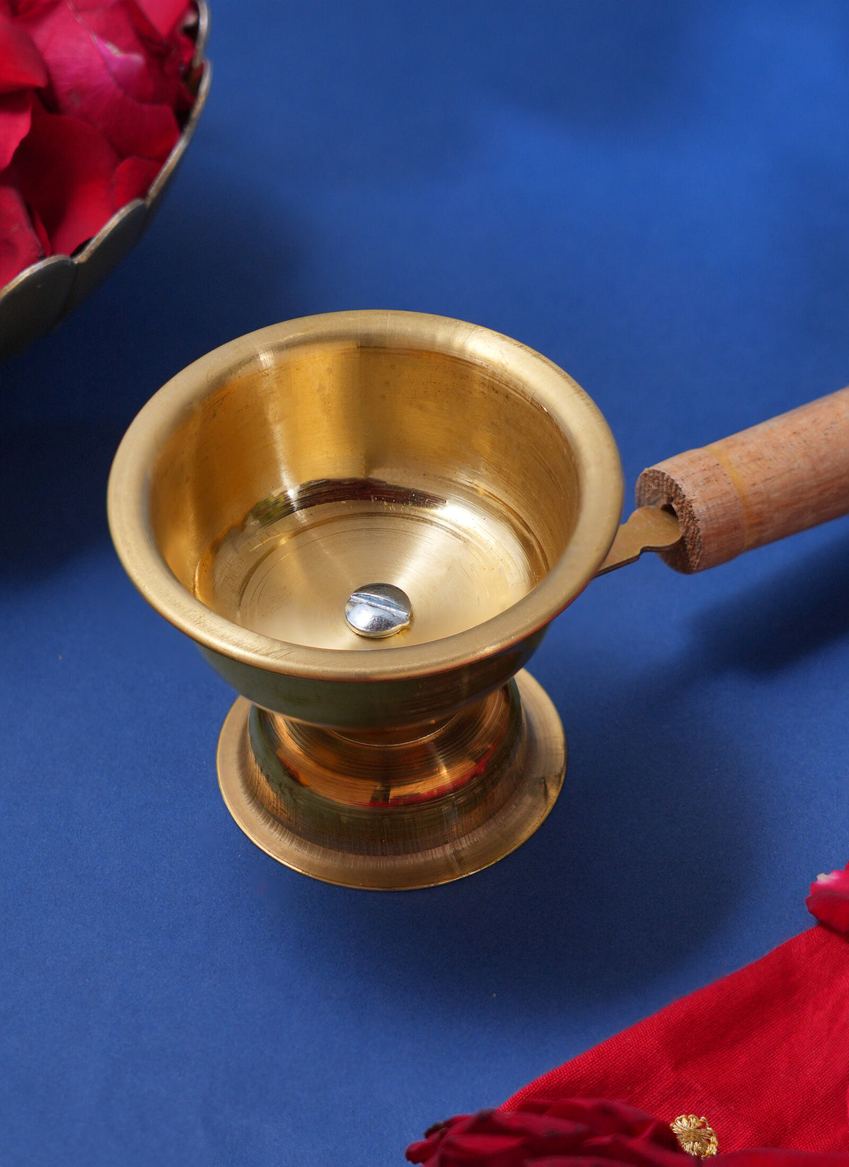Madhoor Dhuparat Brass Pooja Thali Gold-Tone Brown 6.5 cm 1 Piece