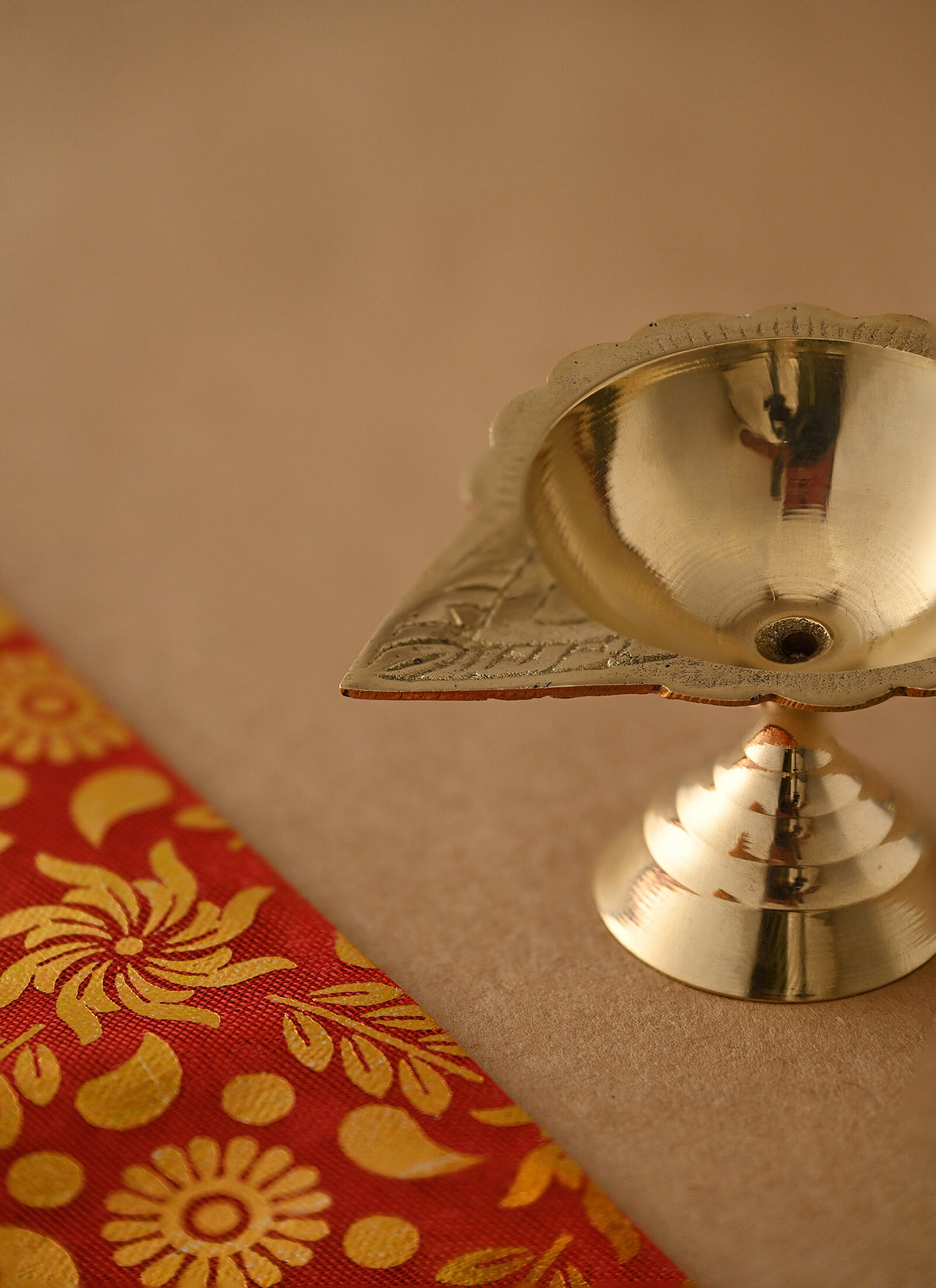 Madhoor Brass Camphor Aarti Lamp Gold-Tone 2 Inches 1 Piece
