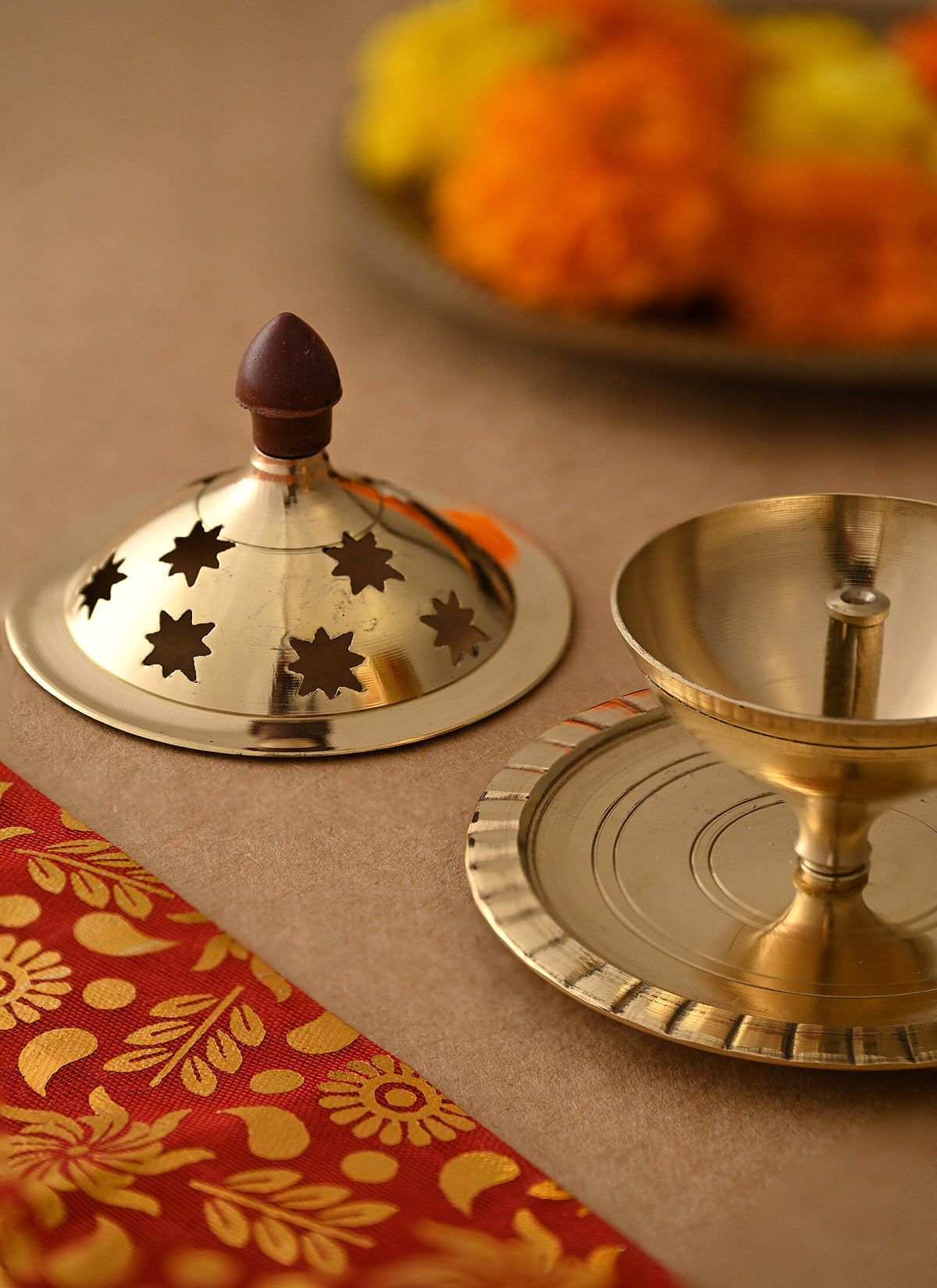 Madhoor Ambe Jyot Akhand Diya Gold-Tone 14 cm 1 Piece