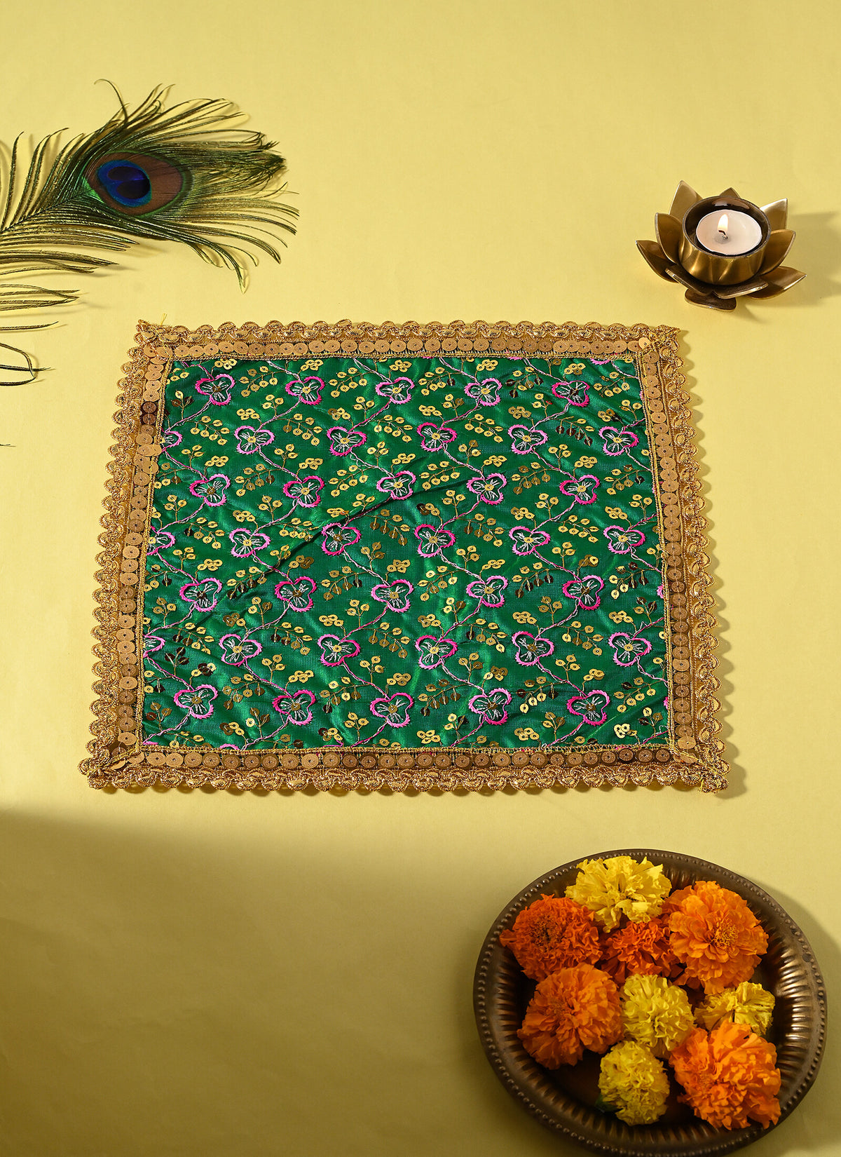 Madhoor Trefoil Deity Idol Chunri Green 12 x 12 Inches