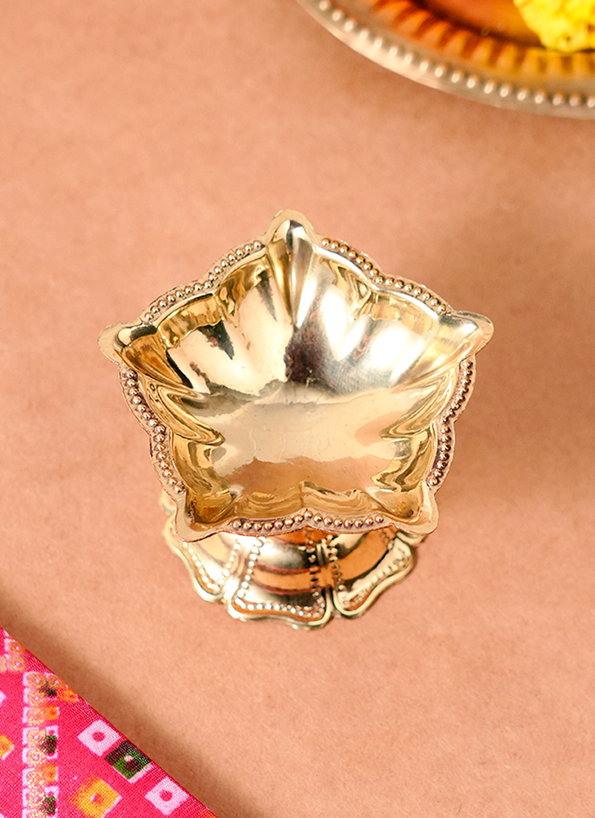 Madhoor Star Stand Brass Diya 1 Piece