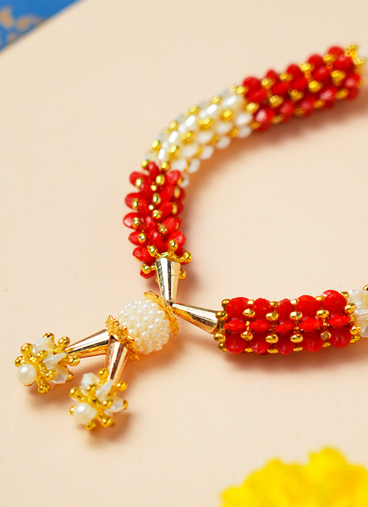 Madhoor Har Garland Bead Red White 4.5 Inches 1 Piece