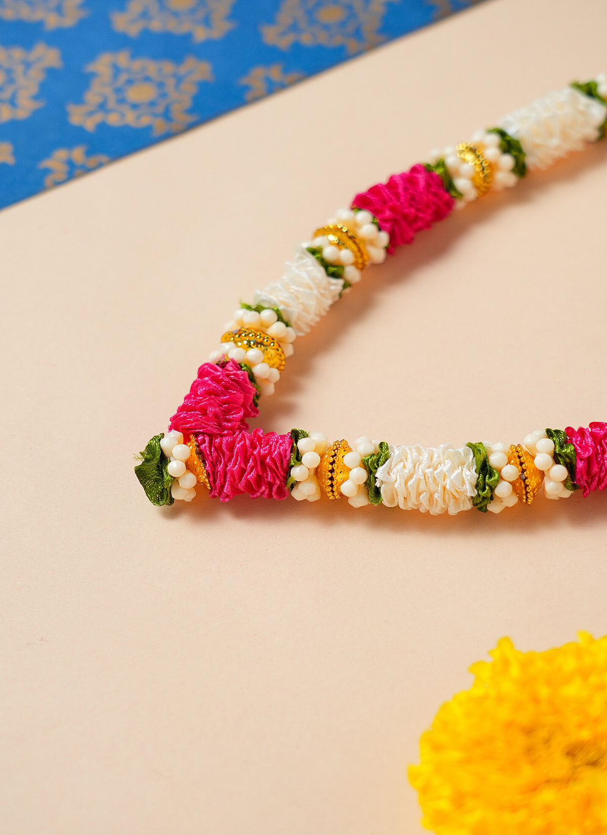 Madhoor Har Garland Satin Flower Red White Green 7 Inches 1 Piece