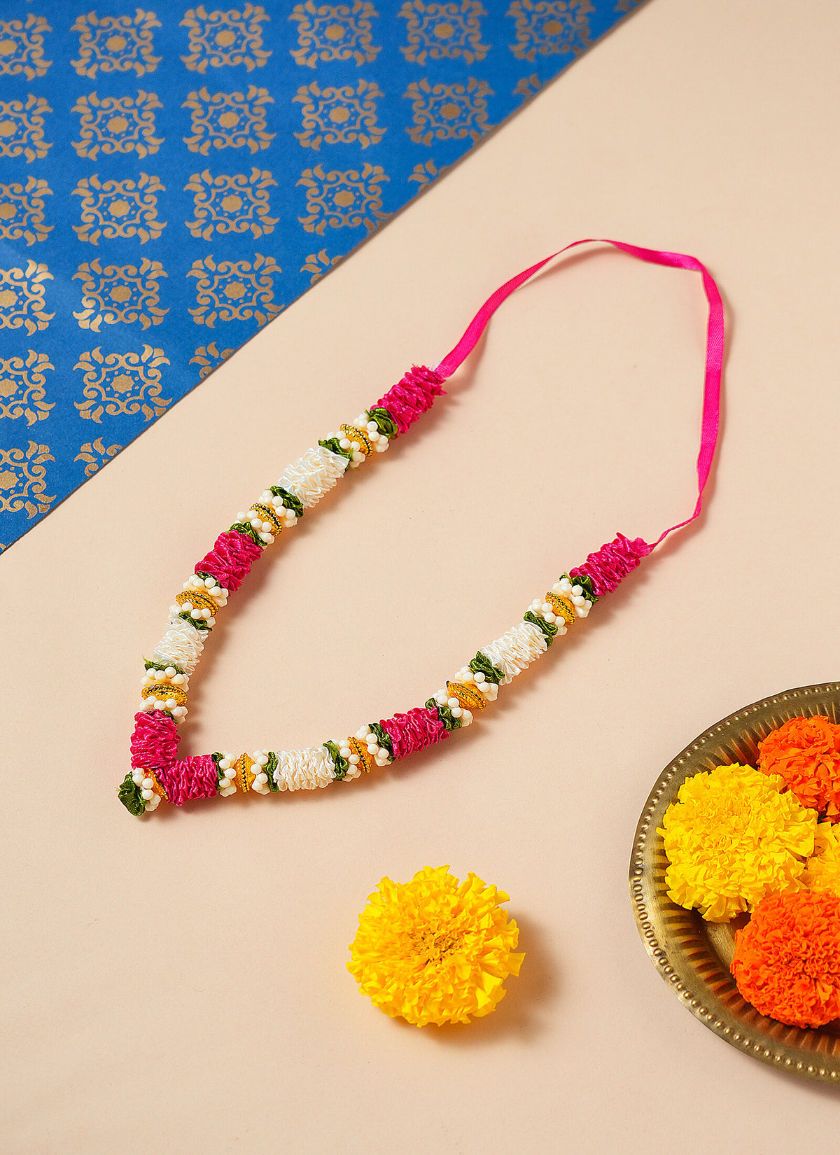 Madhoor Har Garland Satin Flower Red White Green 7 Inches 1 Piece