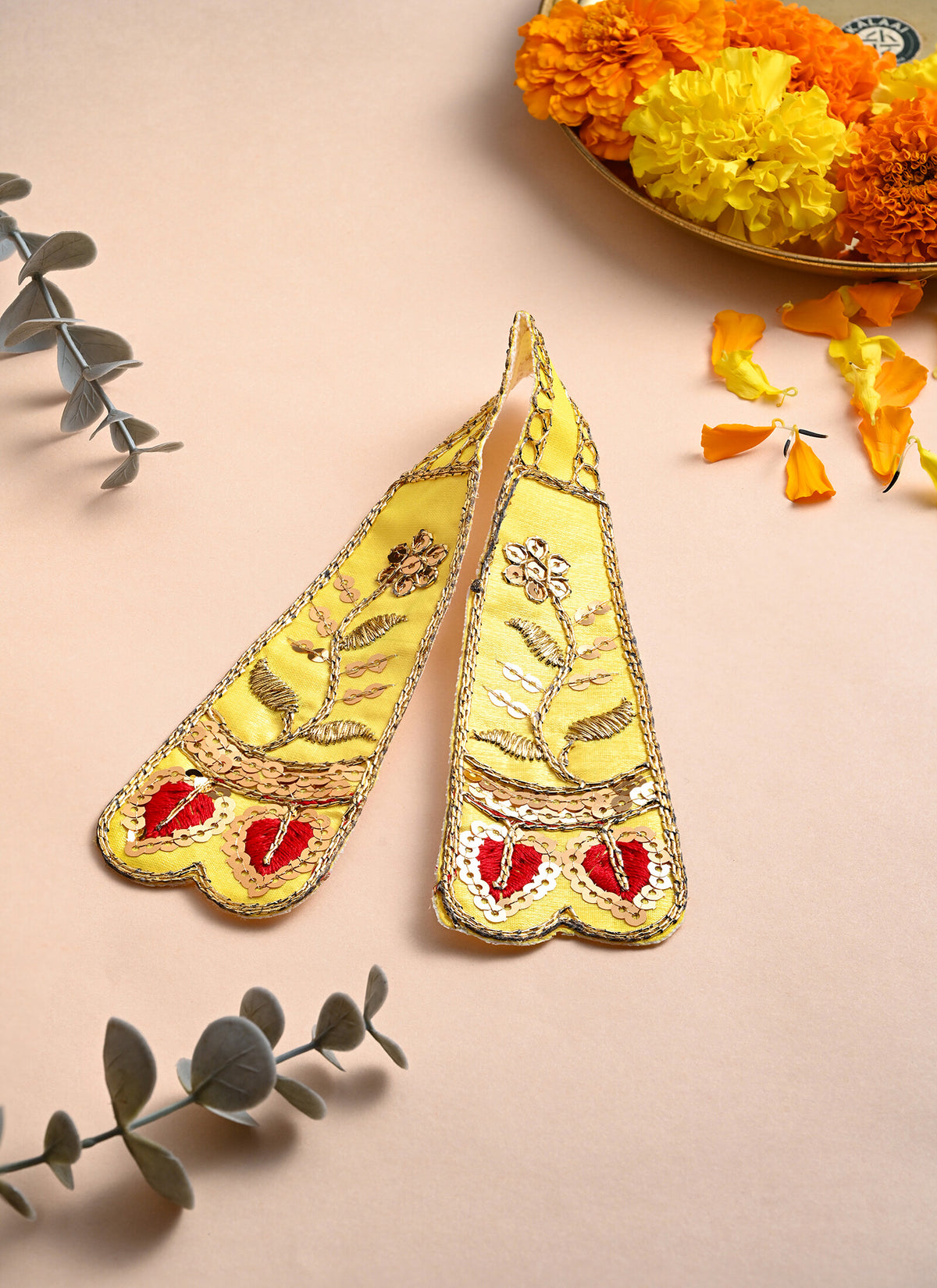 Madhoor Dhoti Leaf Idol Kesh Dupatta Yellow Red 12 Inches 1 Piece