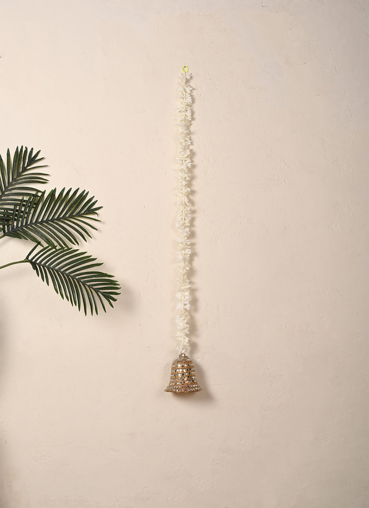 Madhoor Floral Bells Latkan 1 Piece