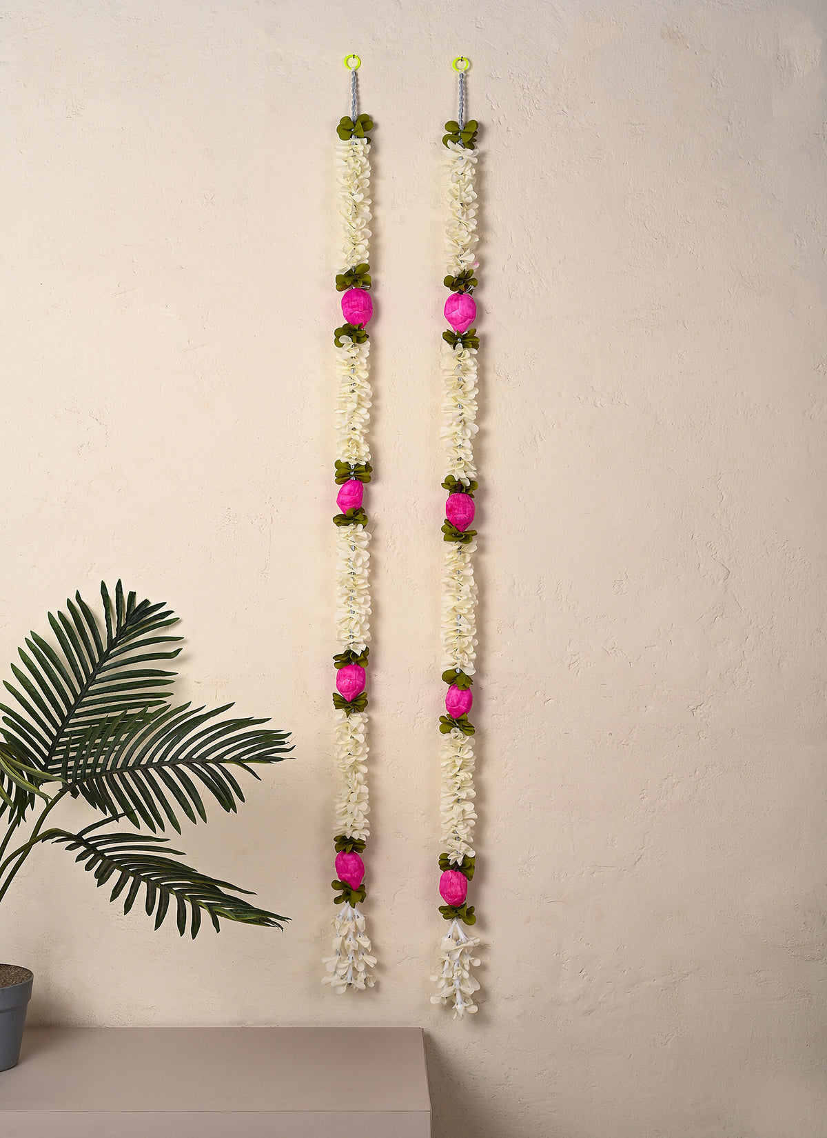 Madhoor Lotus Tassel Latkan White Pink 4.5 Feet Set of 2