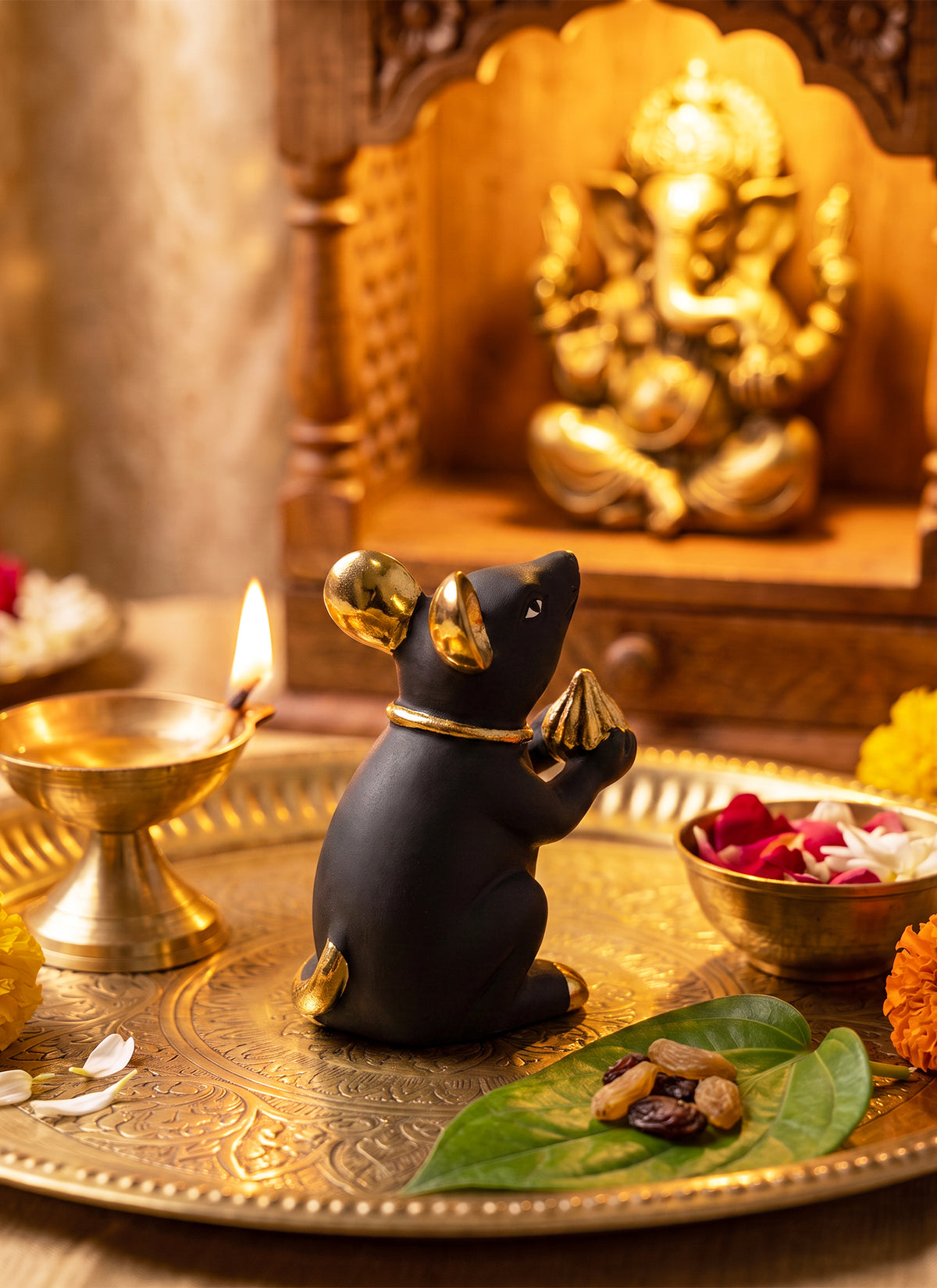 Madhoor Ganesha Mushak Figurine Black 1 Piece