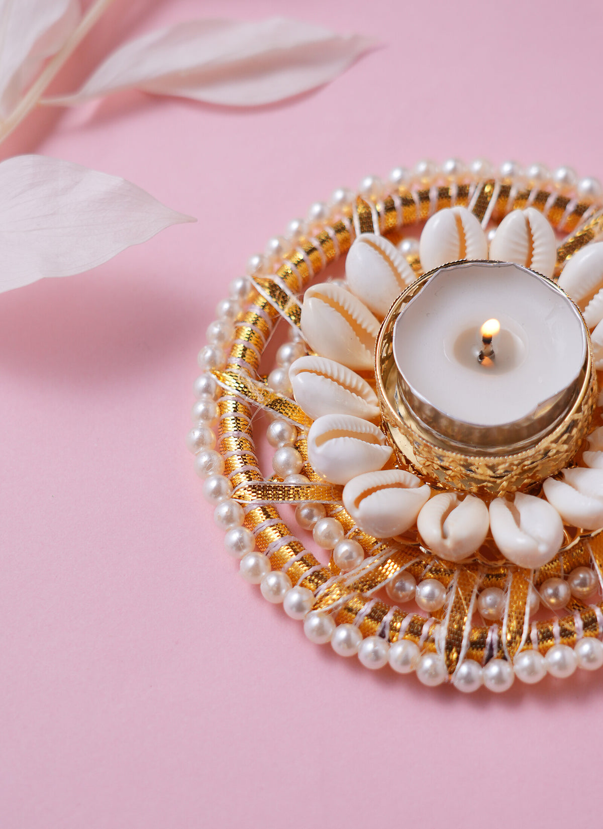 Madhoor Pearl Shell Tealight Holder Gold-Tone White 1 Piece