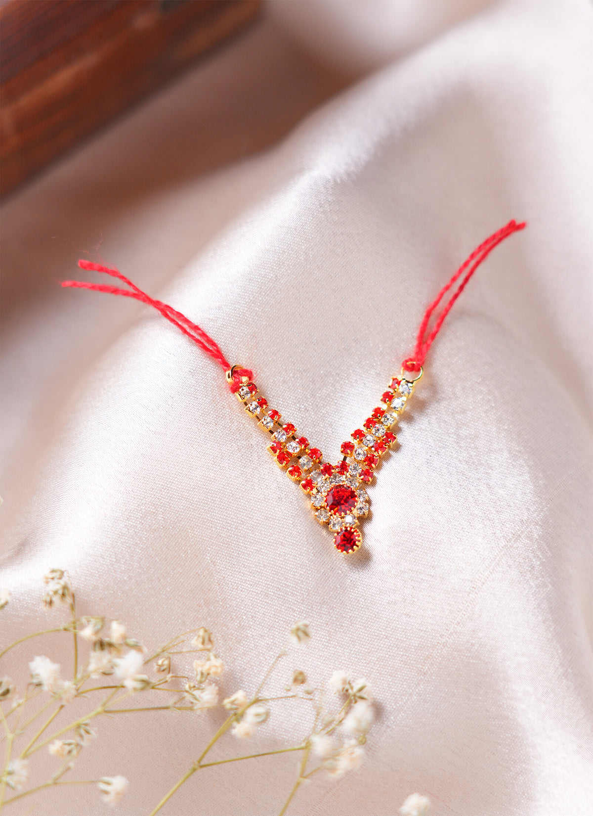 Madhoor Har Garland Stone Red White 1 Piece