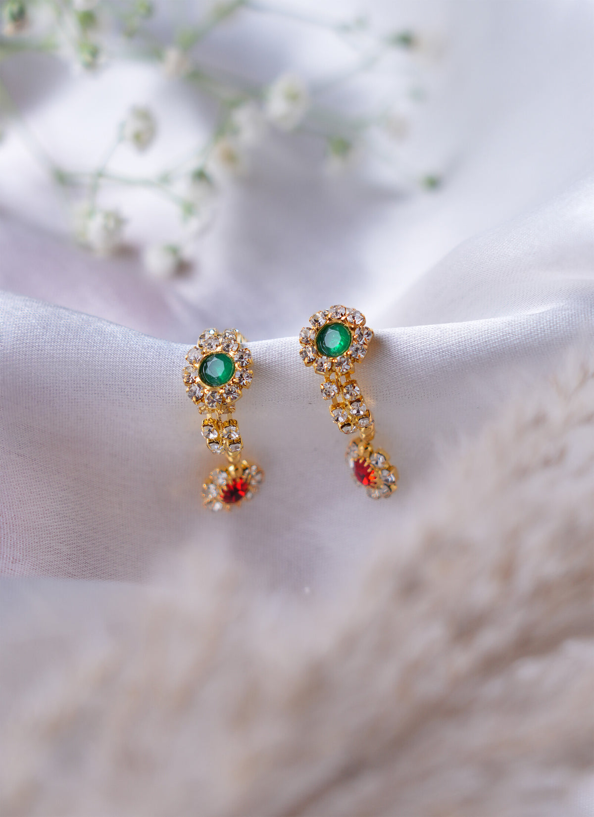 Madhoor Flower Stone Deity Idol Bangles Gold-Tone Red White 1 Pair