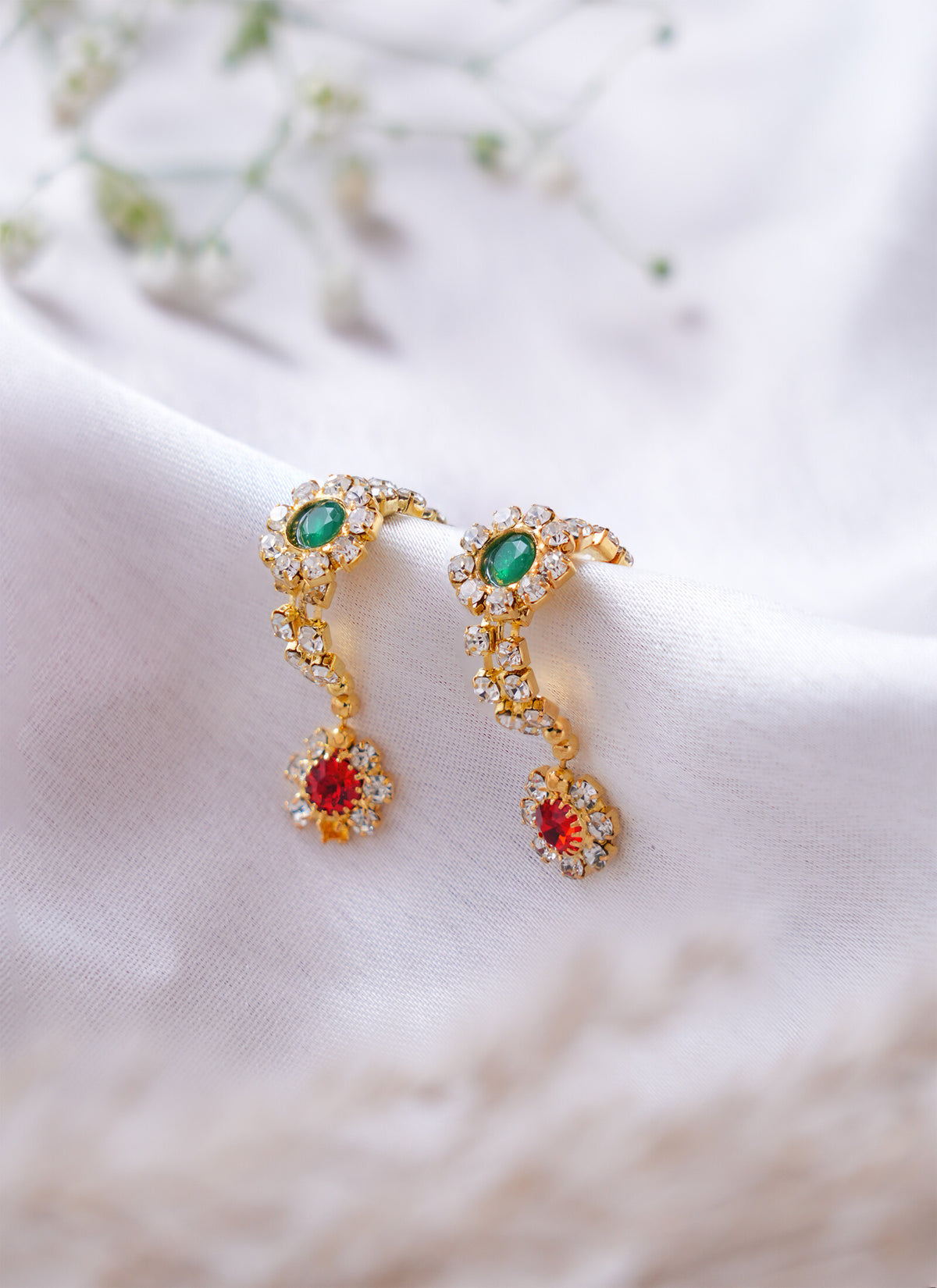 Madhoor Flower Stone Deity Idol Bangles Gold-Tone Red White 1 Pair