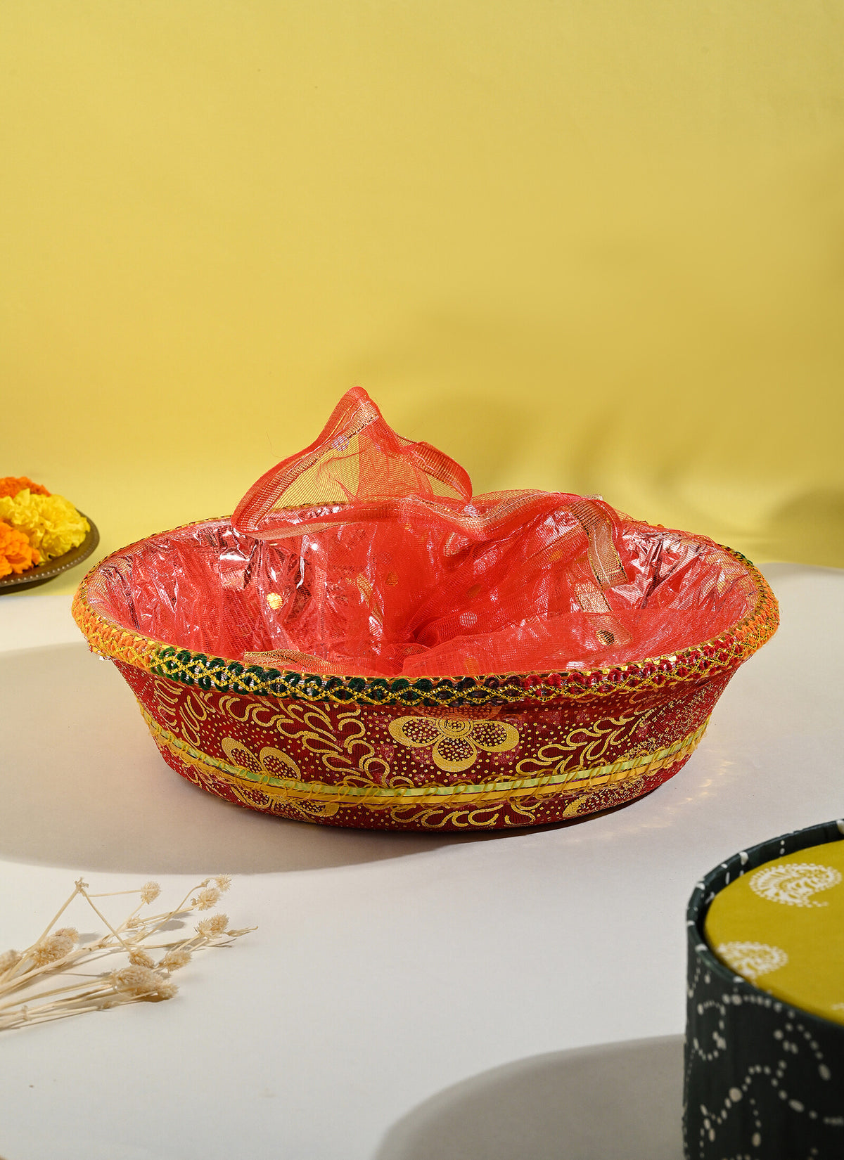 Madhoor Round Gift Basket Red 12 Inches 1 Piece
