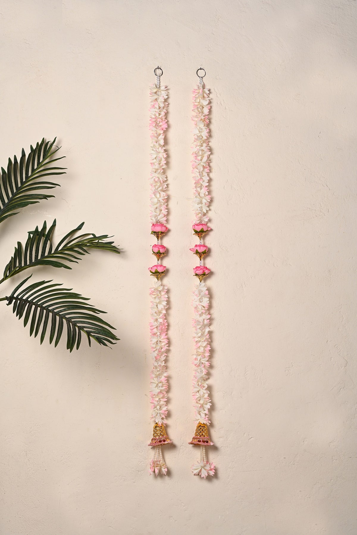 Madhoor Lotus Latkan Peach Cream 3 Feet 1 Pair