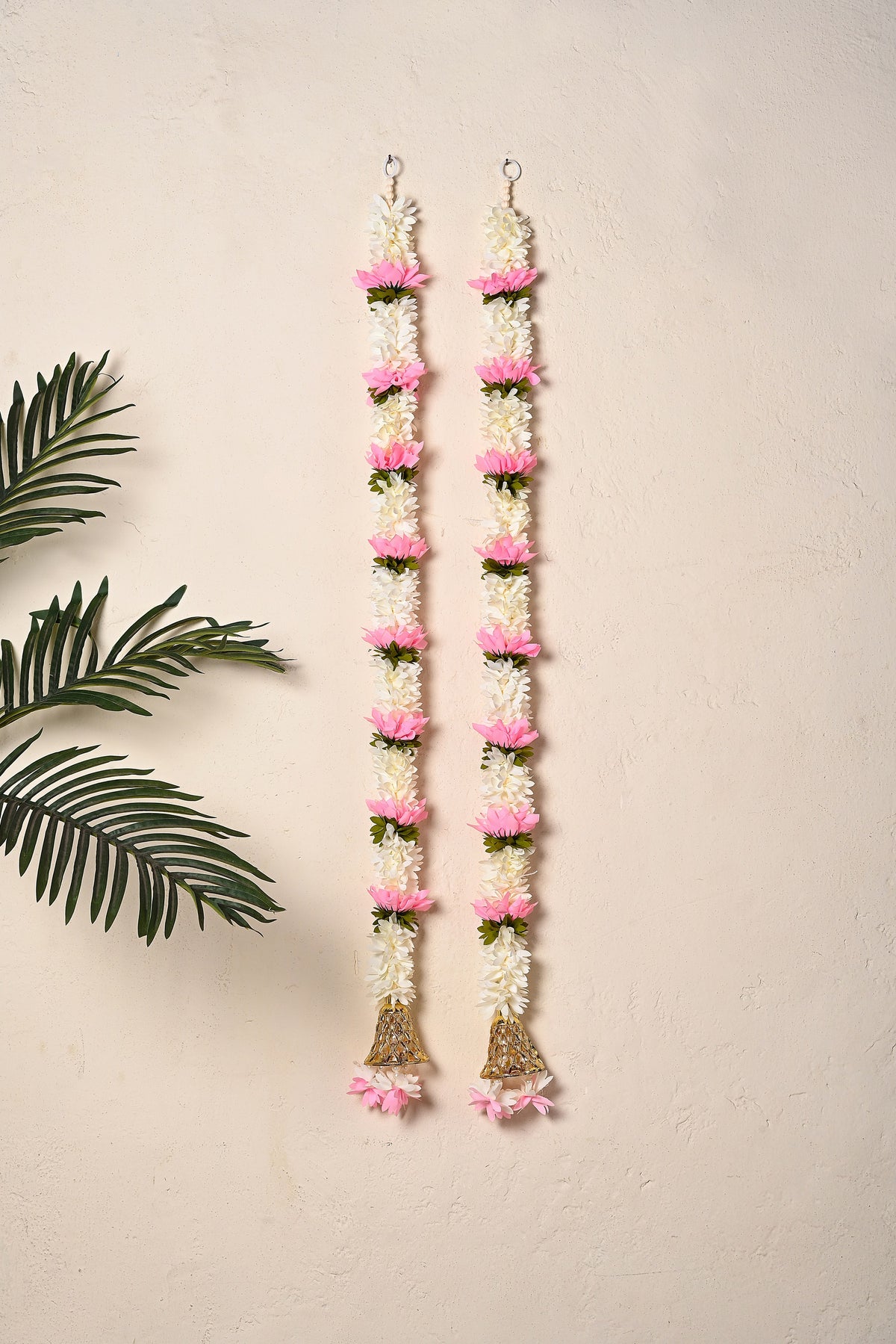 Madhoor Jasmine Latkan Pink 1 Pair